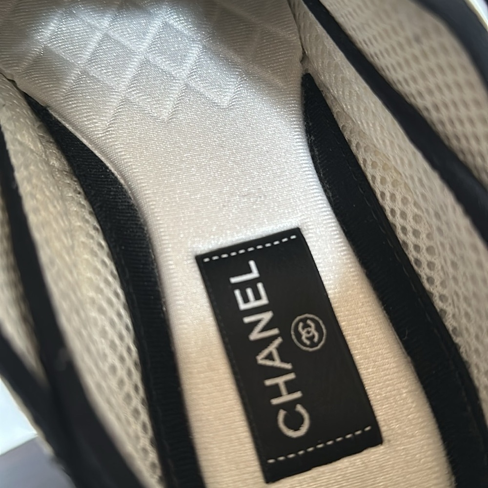 Chanel Sneakers 22S White Black - Picture 9 of 17